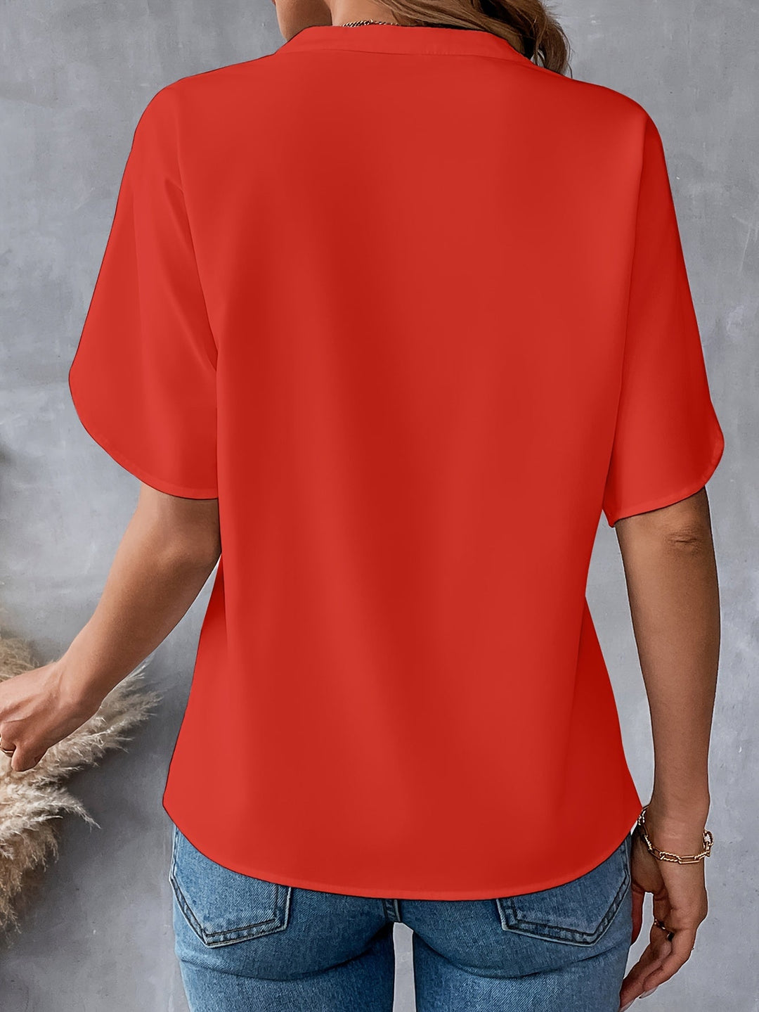 Lexa | Relaxed Fit V-Neck Blouse