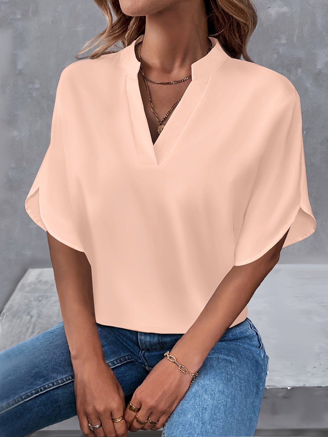 Lexa | Relaxed Fit V-Neck Blouse